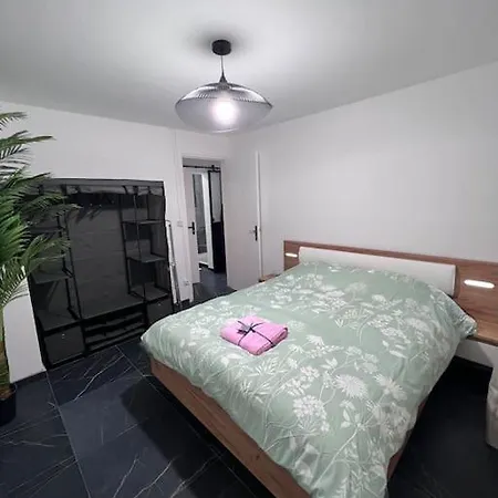 Espace Chic Et Cosy Apartment *